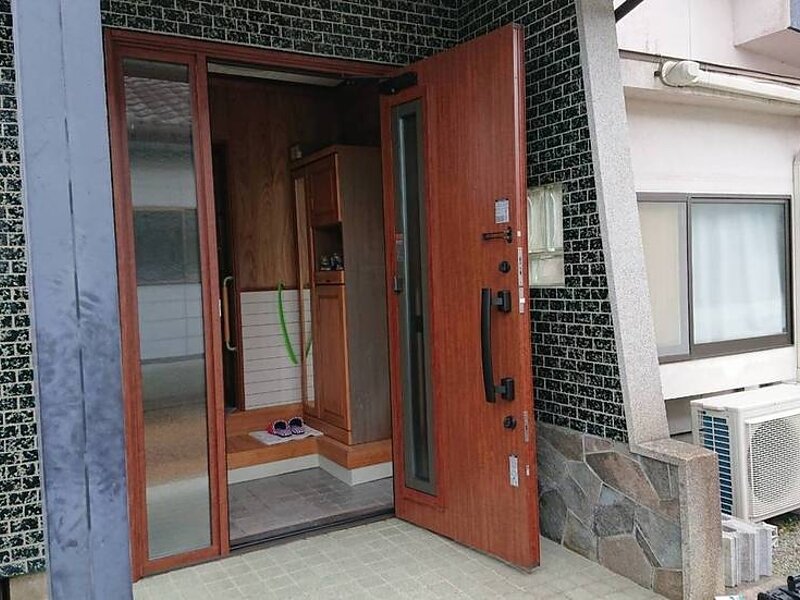 リフォーム 【一日で玄関扉取替完了】 (有)アキ建設